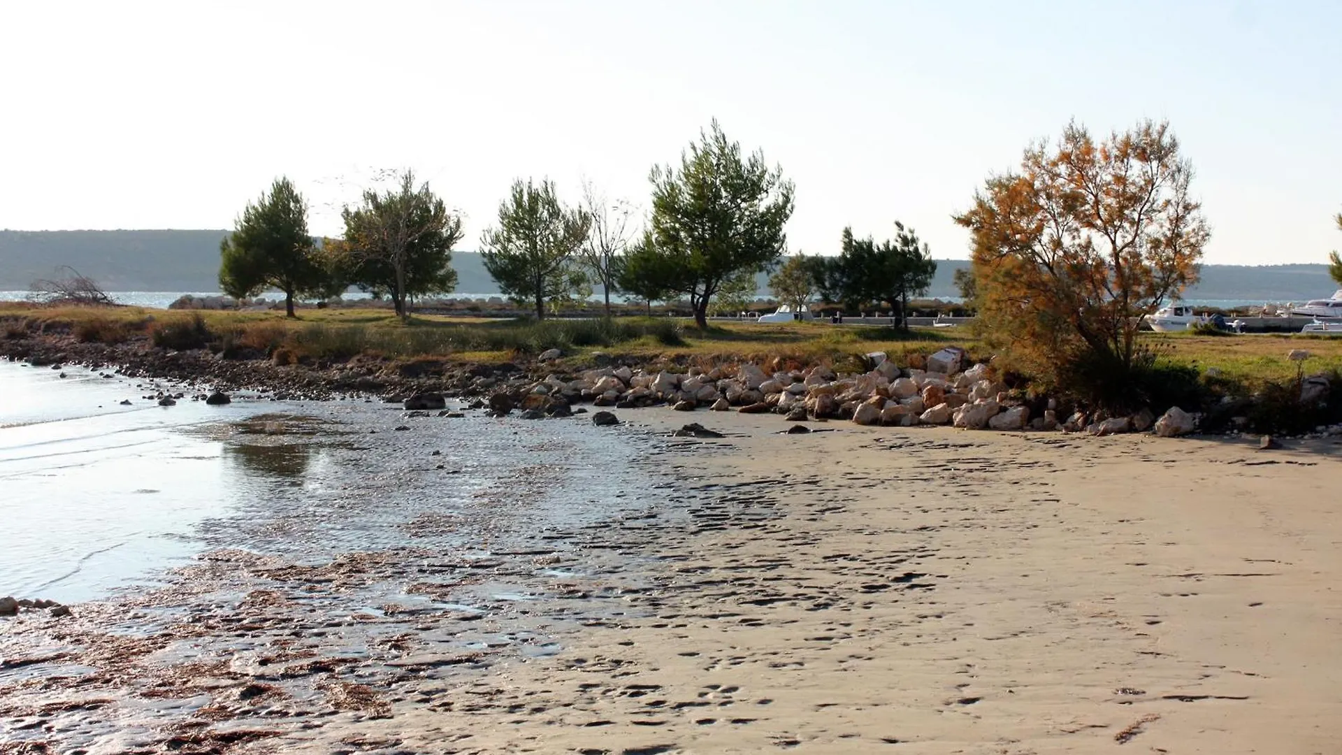 Family Friendly Apartments With A Swimming Pool Ljubac, Zadar - 21937 Razanac