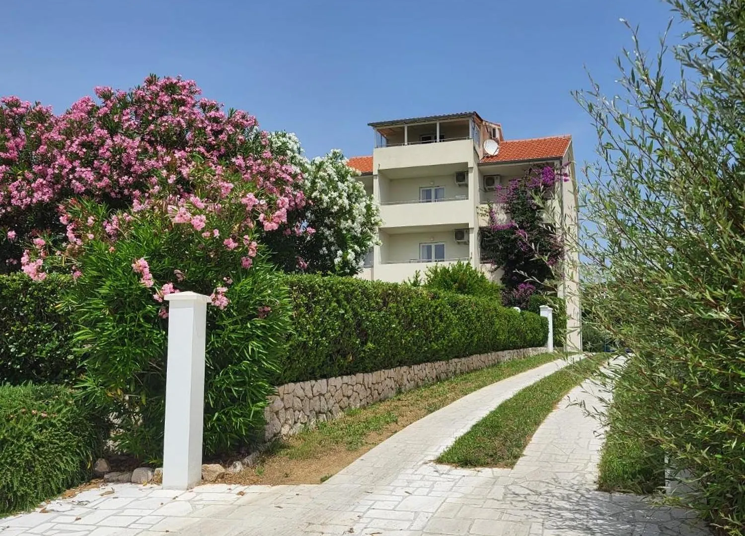 Family Friendly Apartments With A Swimming Pool Ljubac, Zadar - 21937 Razanac 0*,  Croatia
