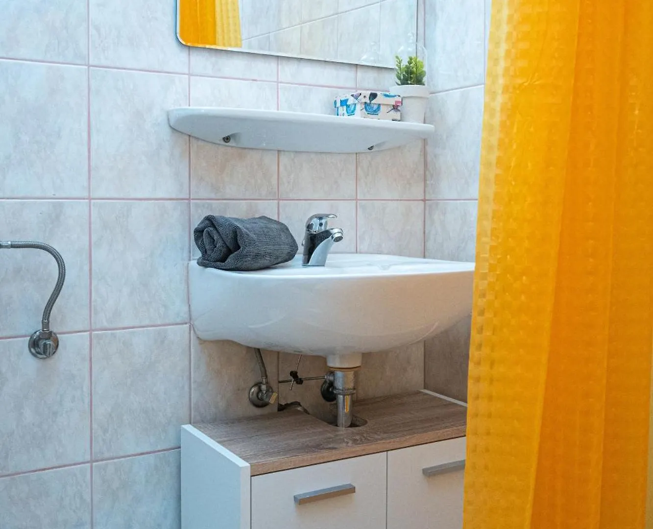 Family Friendly Apartments With A Swimming Pool Ljubac, Zadar - 21937 Razanac