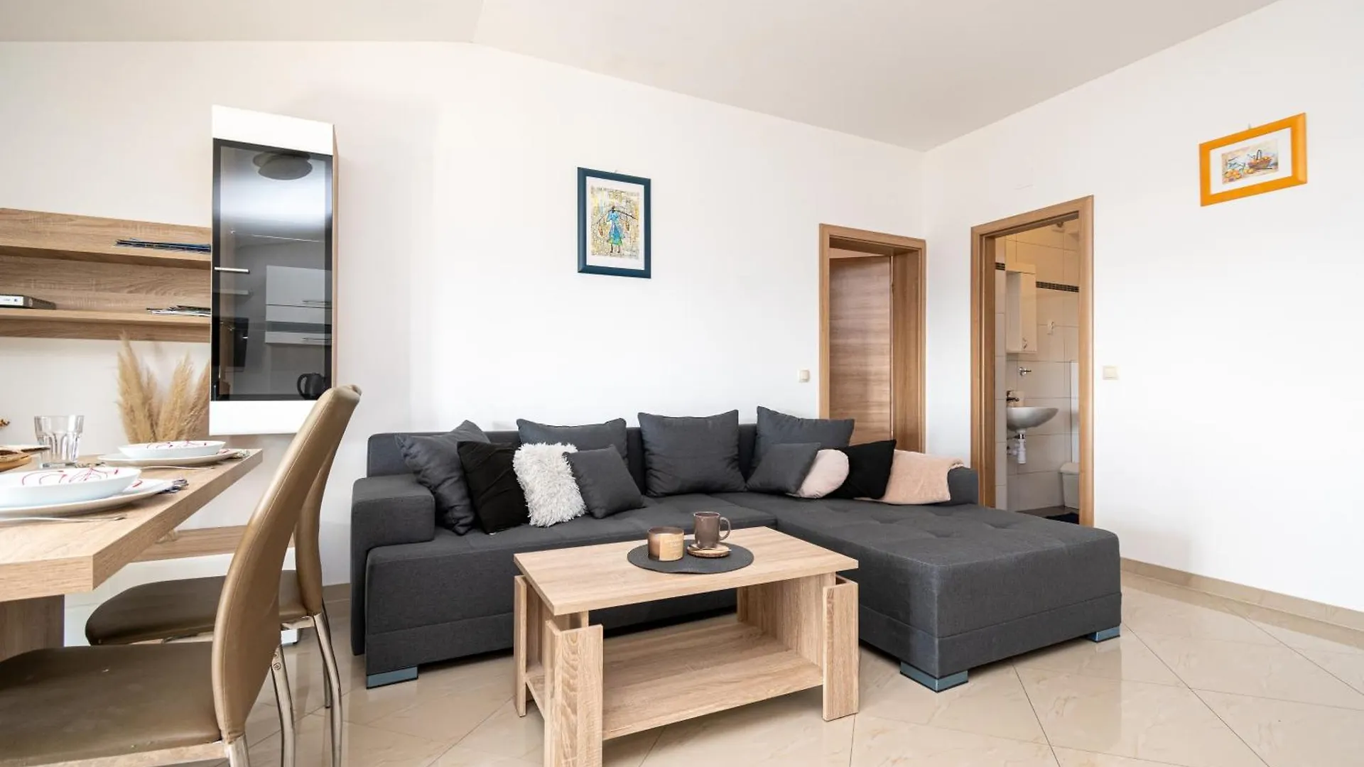 Family Friendly Apartments With A Swimming Pool Ljubac, Zadar - 21937 Razanac