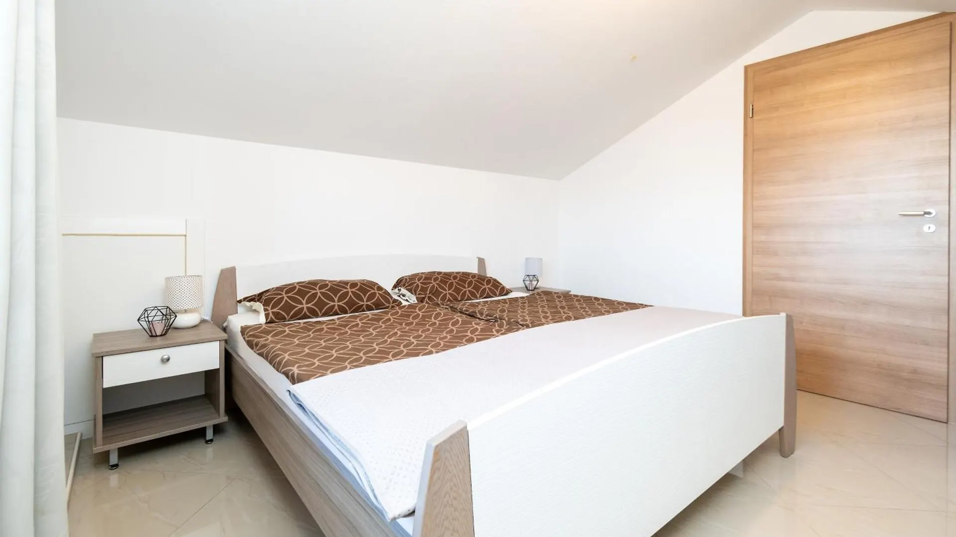 Family Friendly Apartments With A Swimming Pool Ljubac, Zadar - 21937 Razanac 0*,  Croatia