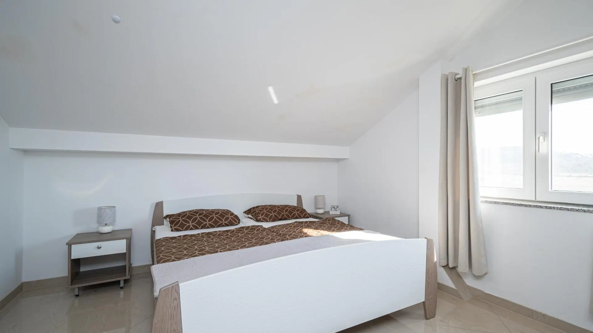 Family Friendly Apartments With A Swimming Pool Ljubac, Zadar - 21937 Ražanac