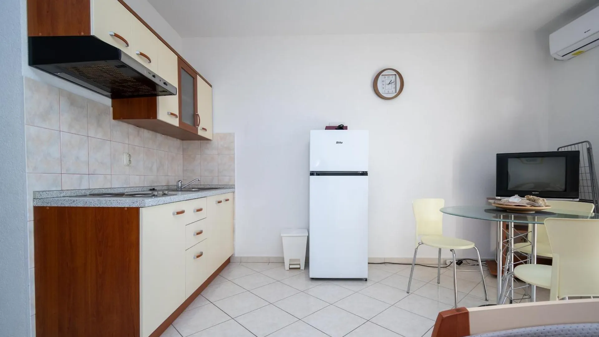 Family Friendly Apartments With A Swimming Pool Ljubac, Zadar - 21937 Razanac 0*,