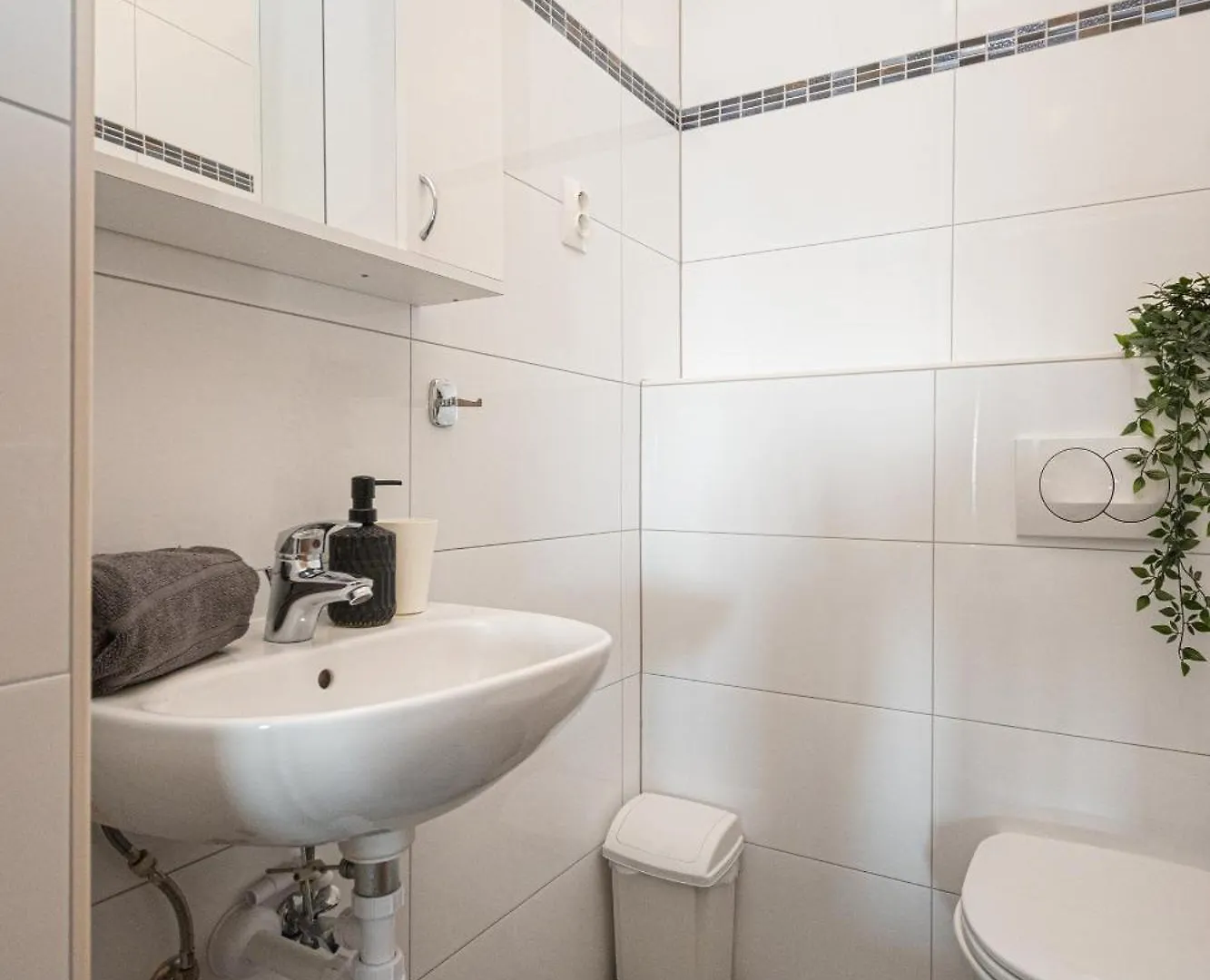Family Friendly Apartments With A Swimming Pool Ljubac, Zadar - 21937 Razanac