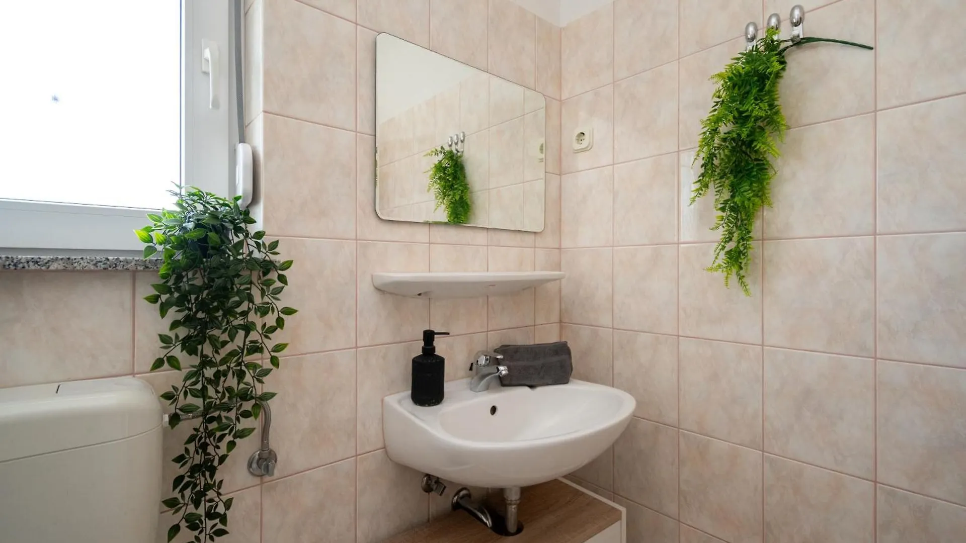 Family Friendly Apartments With A Swimming Pool Ljubac, Zadar - 21937 Razanac