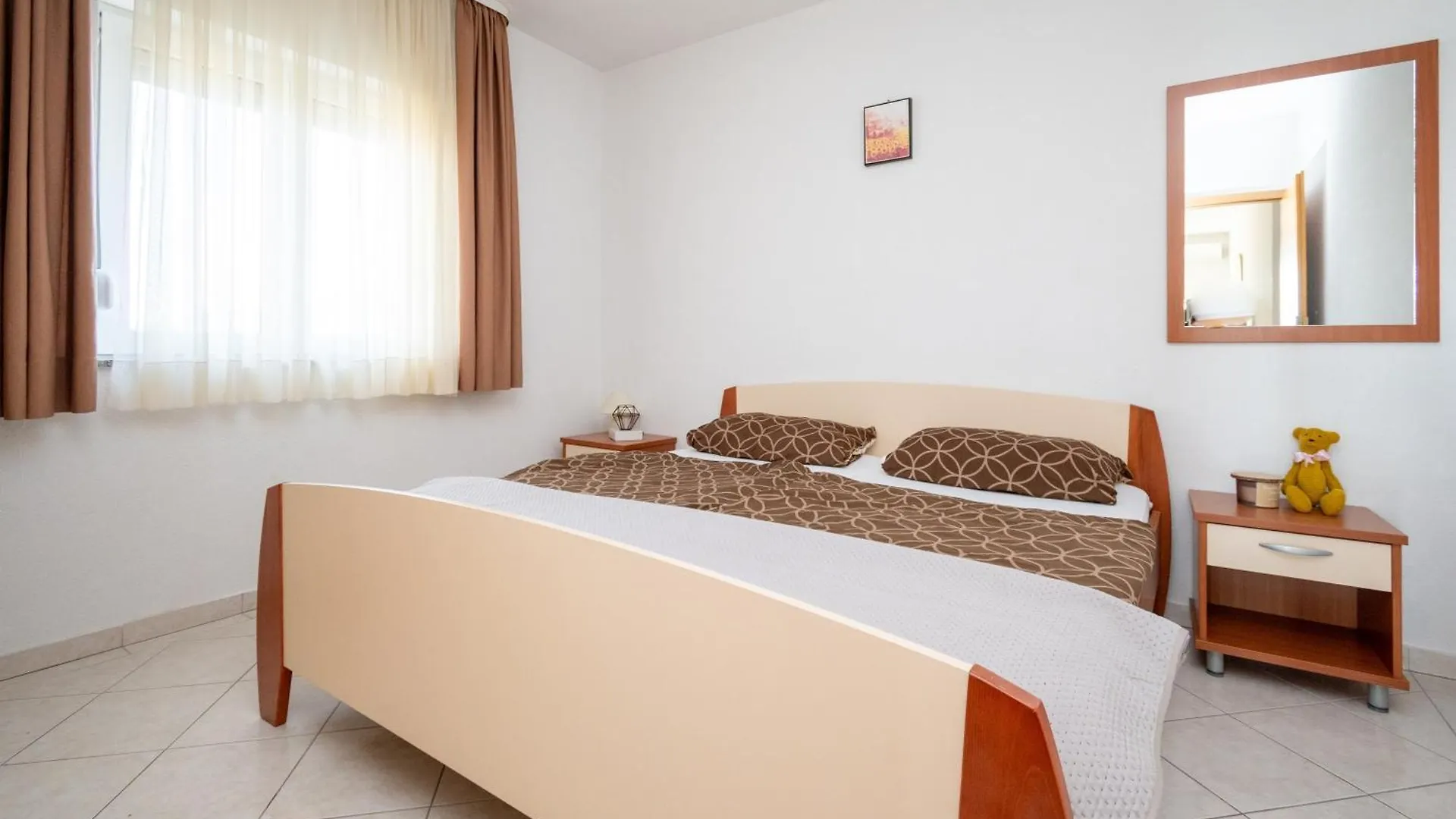 Family Friendly Apartments With A Swimming Pool Ljubac, Zadar - 21937 Razanac