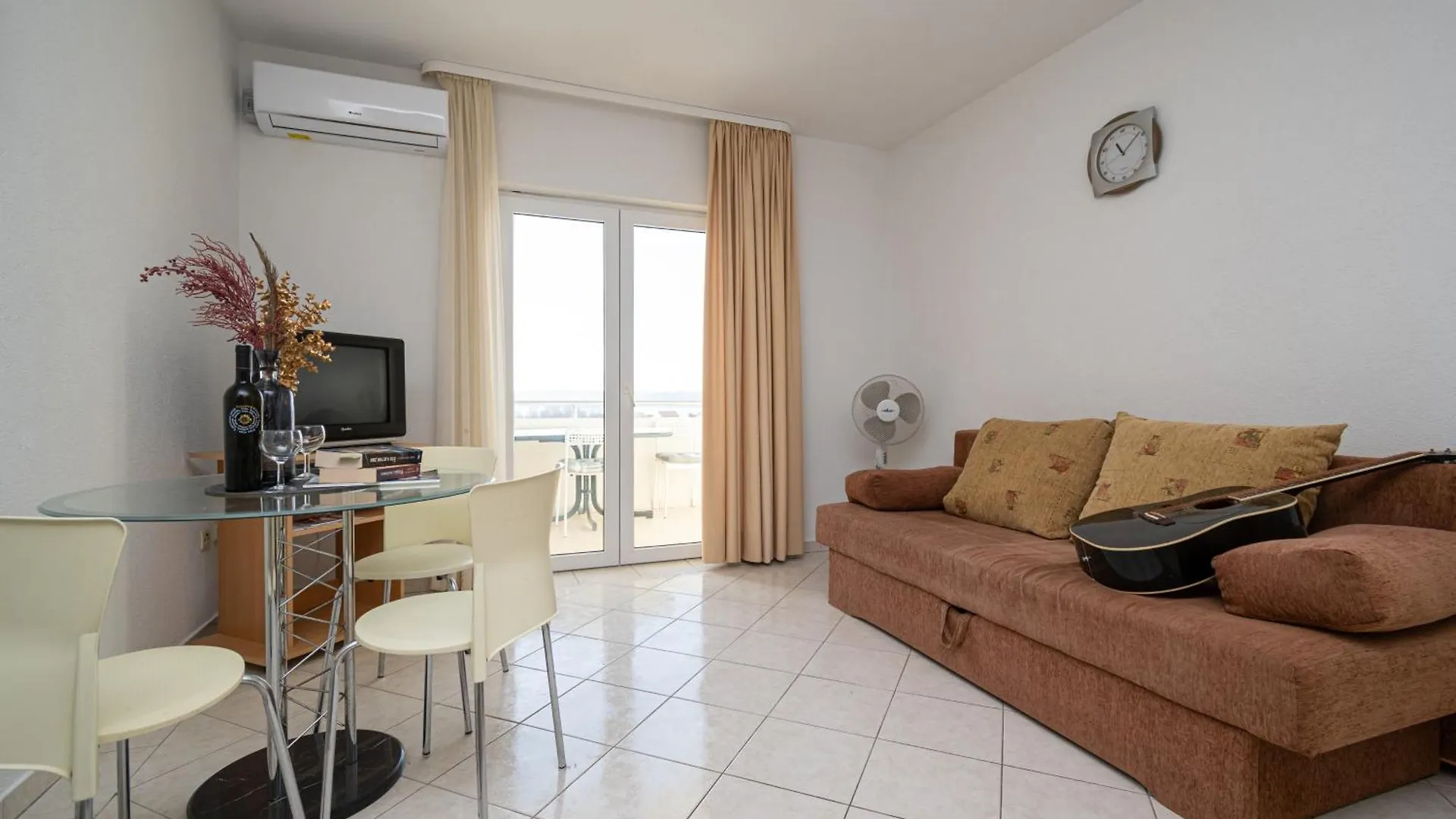 Family Friendly Apartments With A Swimming Pool Ljubac, Zadar - 21937 Razanac