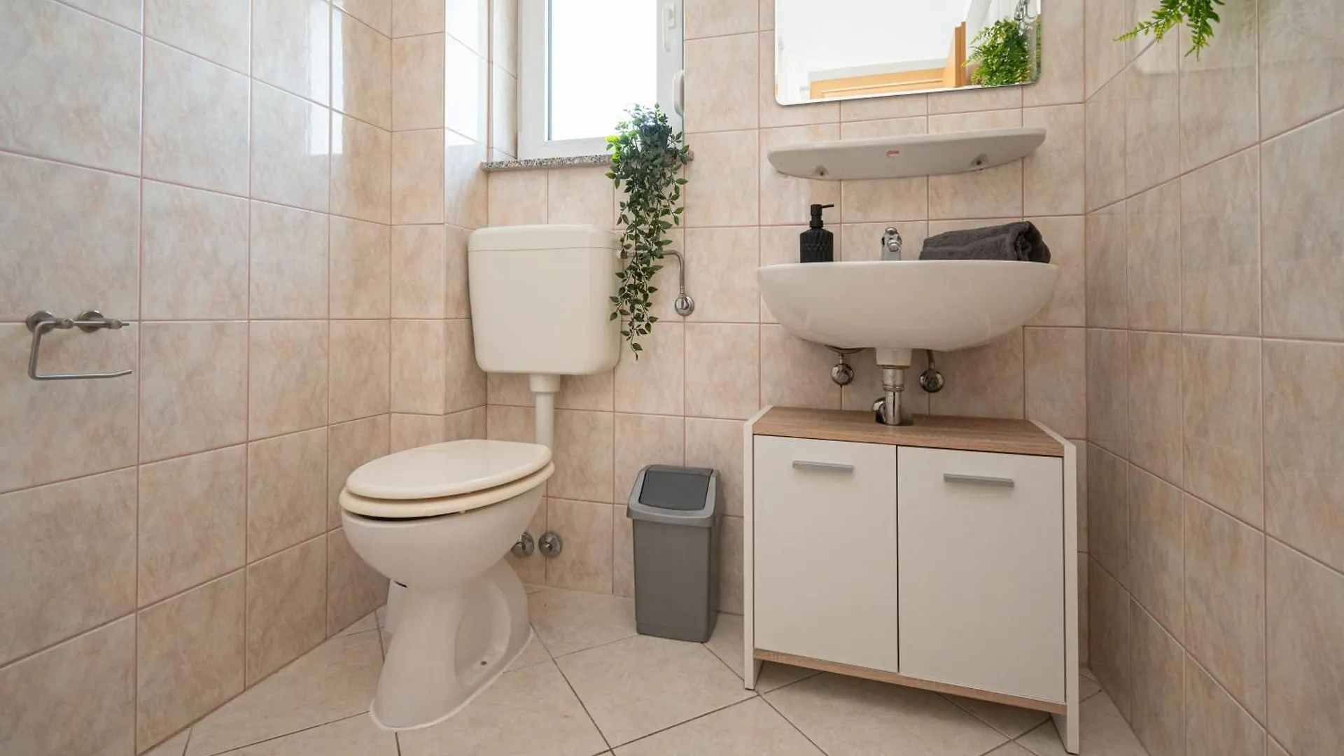 Family Friendly Apartments With A Swimming Pool Ljubac, Zadar - 21937 Razanac 0*,
