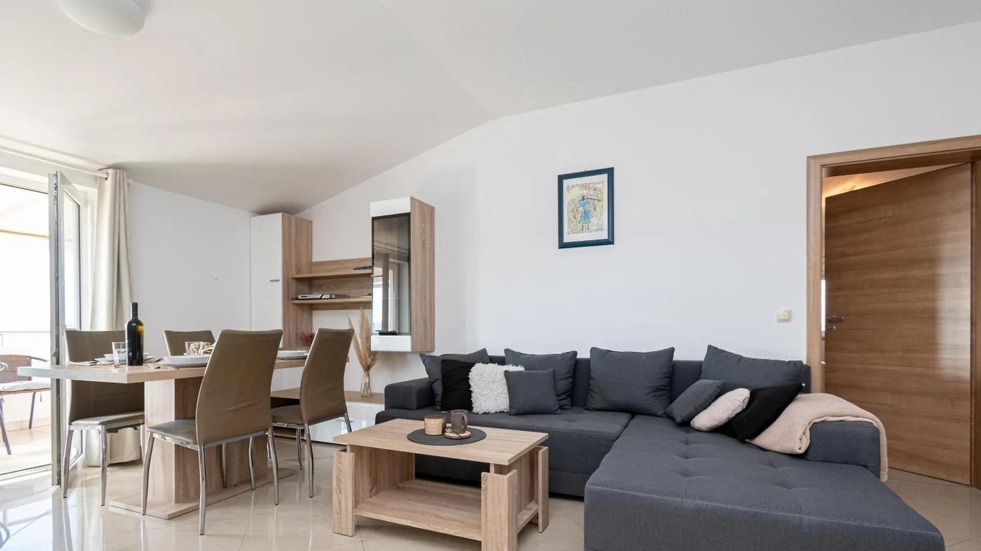 Family Friendly Apartments With A Swimming Pool Ljubac, Zadar - 21937 Razanac